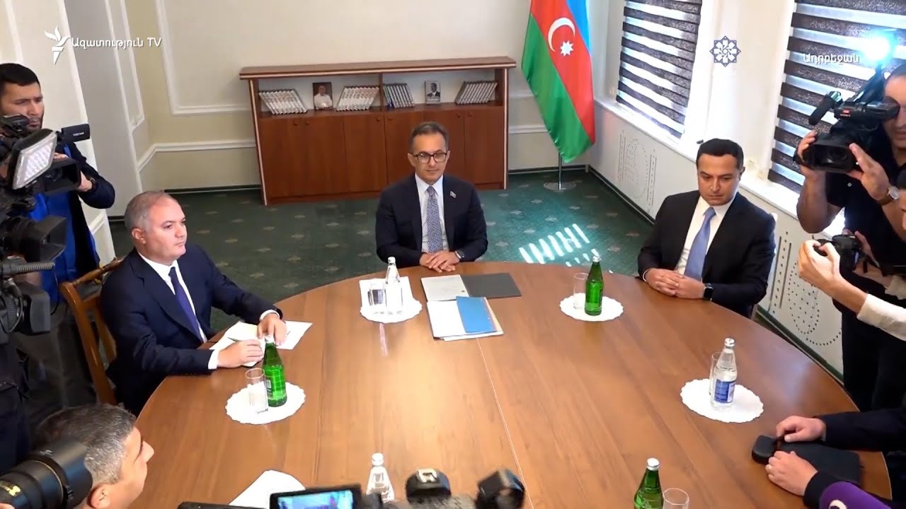 Ասում է՝ Հայաստանի շահը առաջնային է, ու գրապատկերը հրապարակում Ուկրաինայի դրոշի ներքո։
